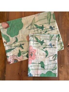 Wamsutta Water Flower 2 Standard Pillowcases By Jay Yang 1970s Percale lily pads